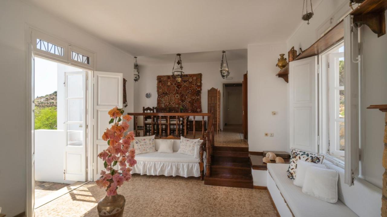 Ivi Beach Front Villa, Leros Vromolithos Exterior foto